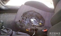 充电宝放在车里面会爆炸吗，会爆炸(锂电池遇高温易爆炸)