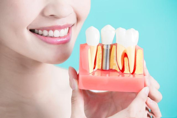 种植牙齿后牙龈红肿怎么办 ?