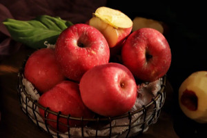 荨麻疹最怕三种水果，苹果/樱桃/梨子缓解荨麻疹瘙痒症状