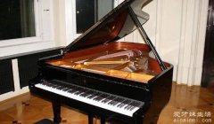 一般中档的钢琴价位是多少，中档钢琴2-5万元之间