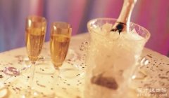 香槟酒属于什么酒? 香槟酒属于起泡葡萄酒