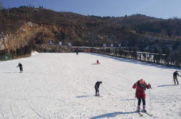 济宁滑雪场哪个好玩 门票多少钱