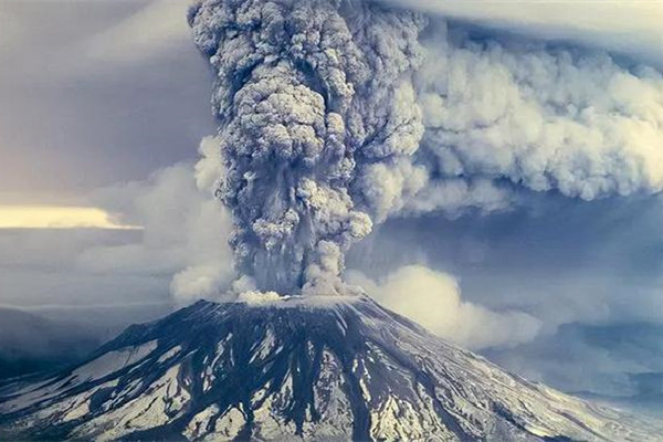 汤加火山爆发前后对比图曝光 汤加火山有多严重