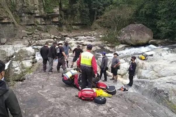 《初拥》剧方回应2人坠亡:将停拍 电影是哪一年诞生的