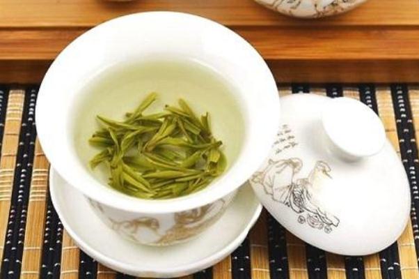 龙井茶有几个品种 龙井茶有白色绒毛是发霉了吗