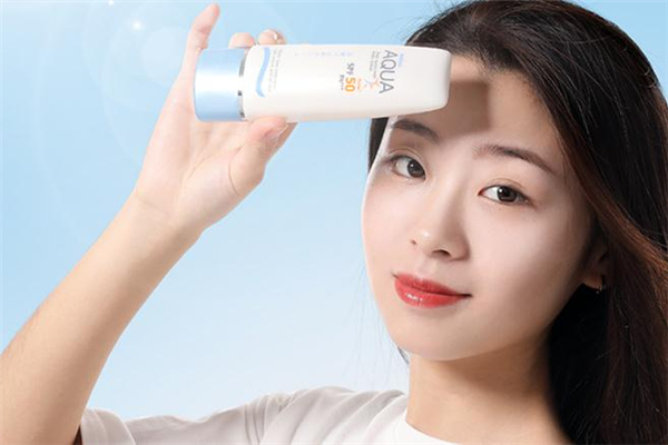 mistine防晒霜可以涂脸上吗 mistine防晒霜用卸妆吗