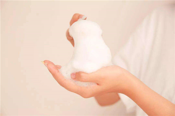 净颜乳和洗面奶有什么区别 净颜乳是干啥用的