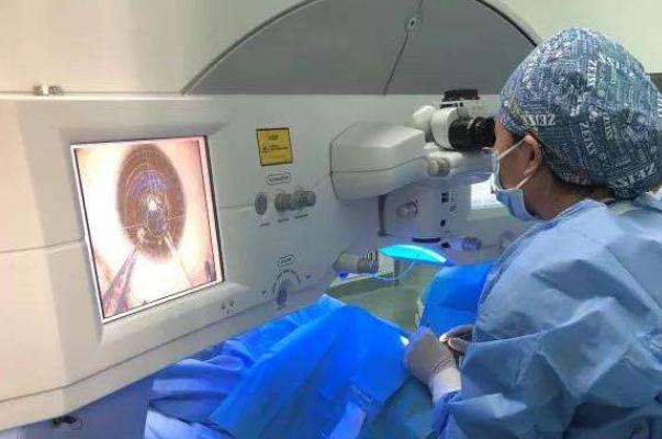 近视手术哪家医院最好 近视手术晶体植入和激光哪个好