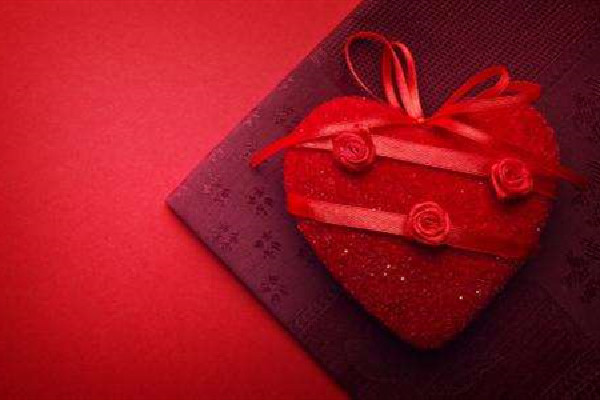 情人节送什么礼物-送巧克力有什么寓意