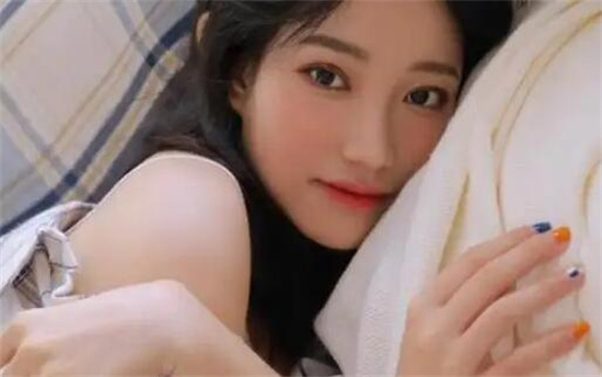 智商高的女生的特点，沉默就是扮猪吃老虎的手段(4个方面)