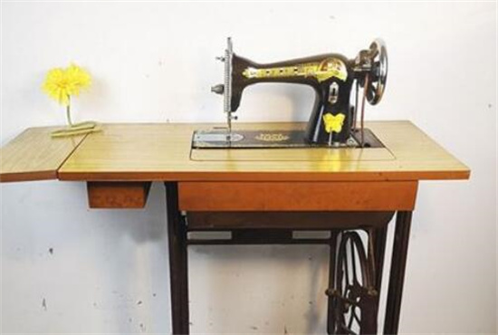 70年代缝纫机回收价格，300-500元(高价回收有可能是骗子)