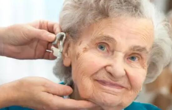 老年助听器多少钱一部，1000到4万元不等(质量有明显差异)