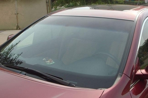 车窗贴膜可以隔热防晒吗 可以（还可以保护车内隐私安全）