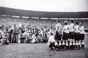 第一届世界杯冠军是谁 乌拉圭队（也是他们举办的世界杯）