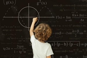 女孩子脑子笨数学差怎么办 多做题建立信心（兴趣最重要）