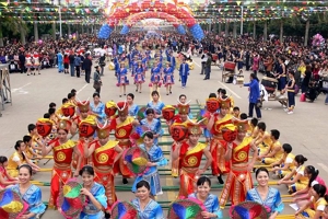 壮族的风俗习俗节日介绍 三月三歌节最热闹（刘三姐得名）