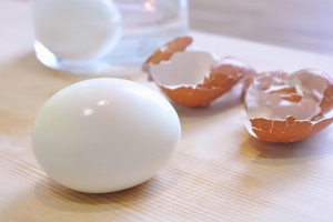 水煮蛋一般几分钟煮好 8分钟口感最佳（过遍冷水更好剥）
