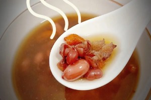 五红汤的功效与作用 补气养血美容养颜(适量食用)