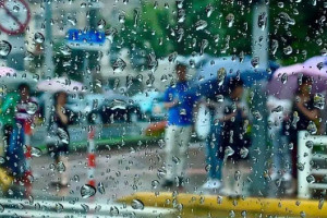 梅雨季节是什么时间2023，6-7月中旬(附梅雨天气危害)