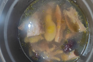 榴莲壳煲鸡汤有什么功效和作用，4大作用(可以缓解失眠)