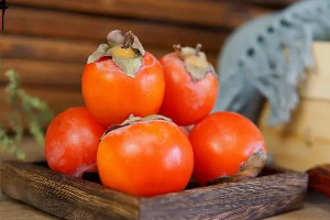 柿子是癌细胞最喜欢吃的吗，不是/可以预防癌症(不能多吃)